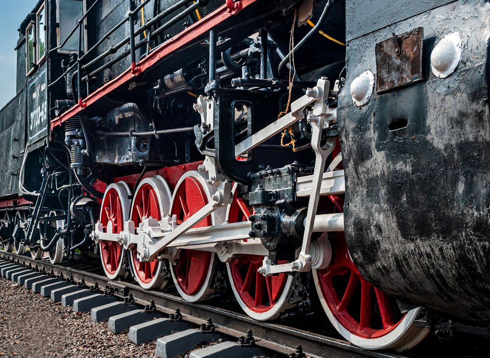 Паровоз Эм-733-69