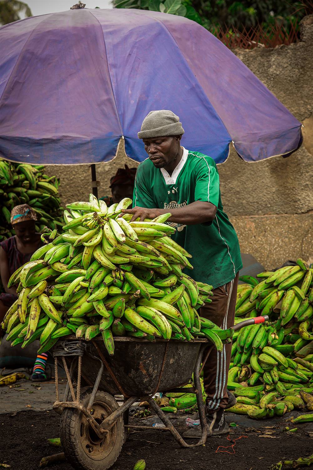 Wheelbarrow Hustle: The Young King of Accra Streets