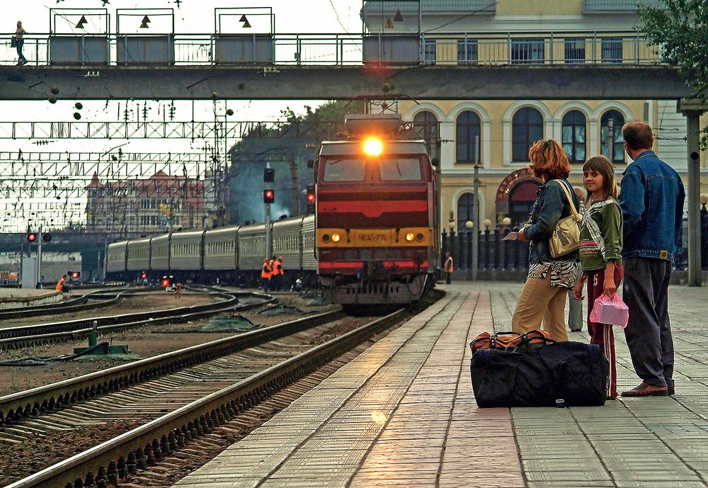 ВСТРЕЧИ И ПРОЩАНИЯ