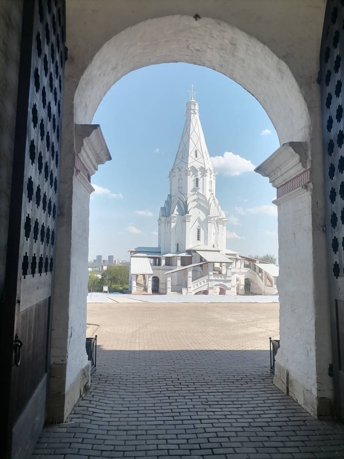 Вид на храм в Коломенском.