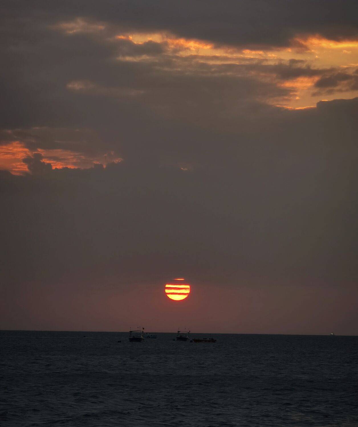 Sliced Sunset: Sunset photography Sliced Sunset: Sunset photography
