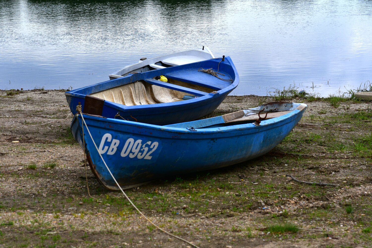 Лодки в синьо
