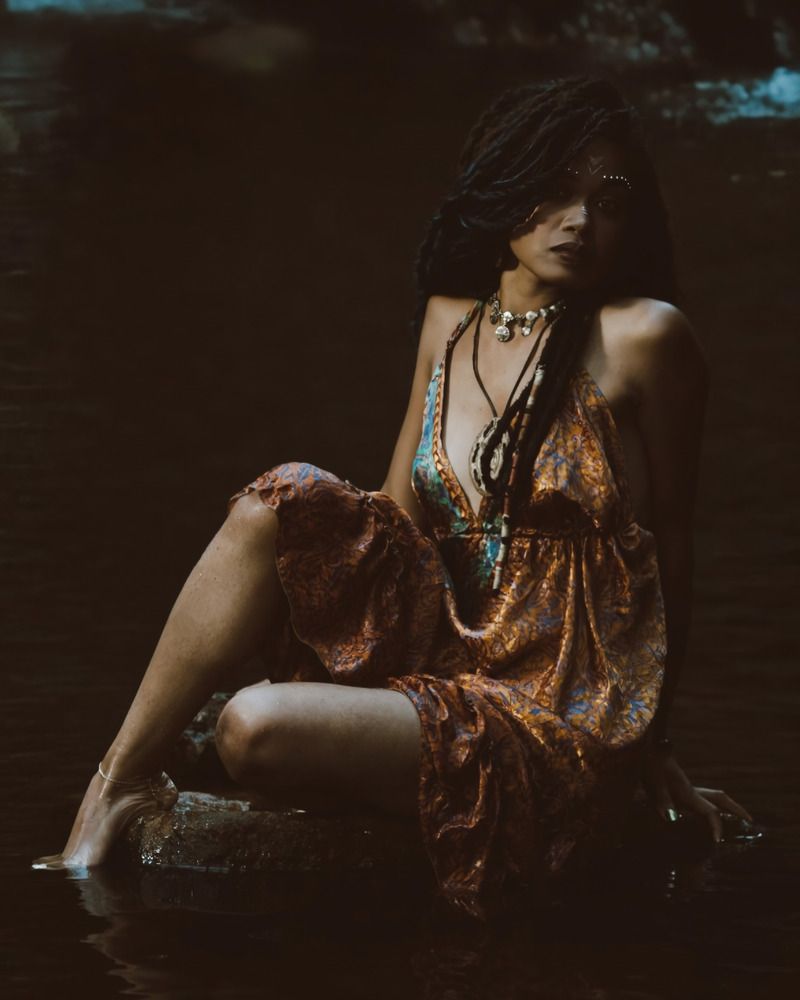 Silent Dialogue with Mandraka’s Whisper: The Sovereign Spirit