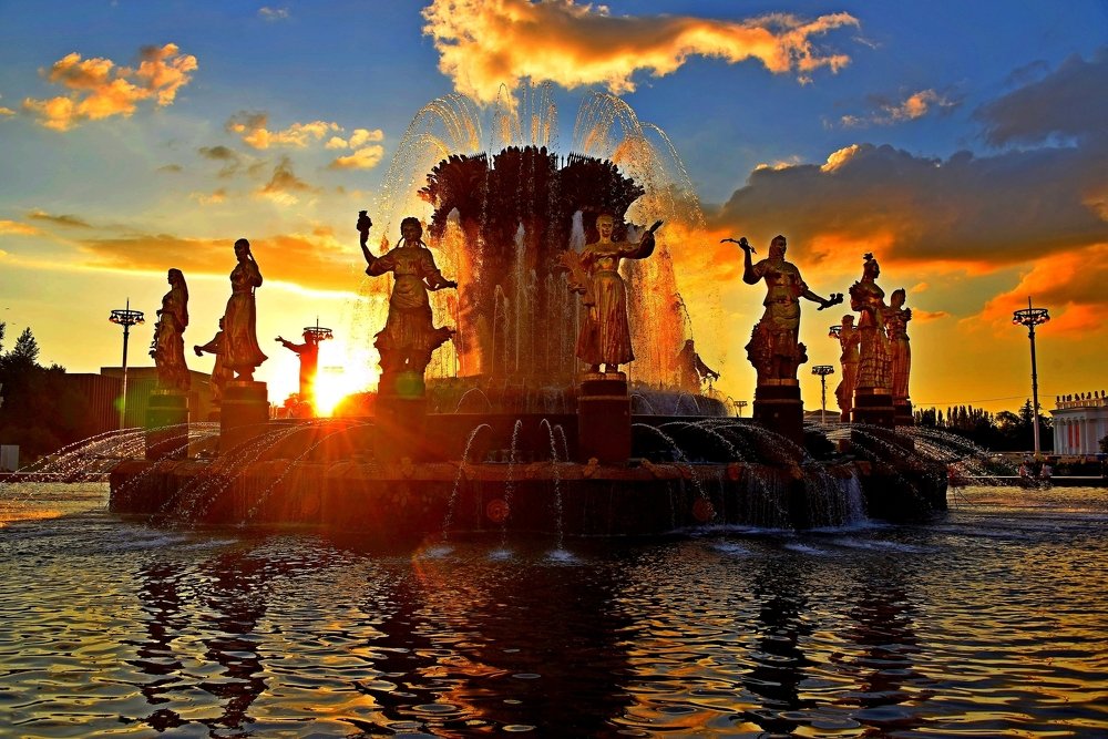 Вечер на ВДНХ