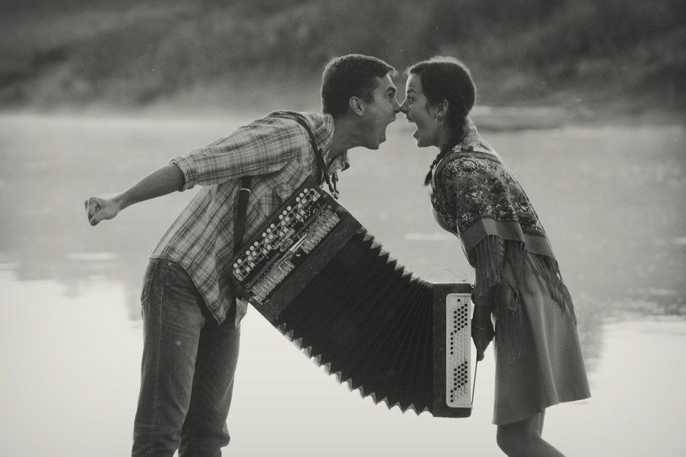 без лишних слов ,а только крики!