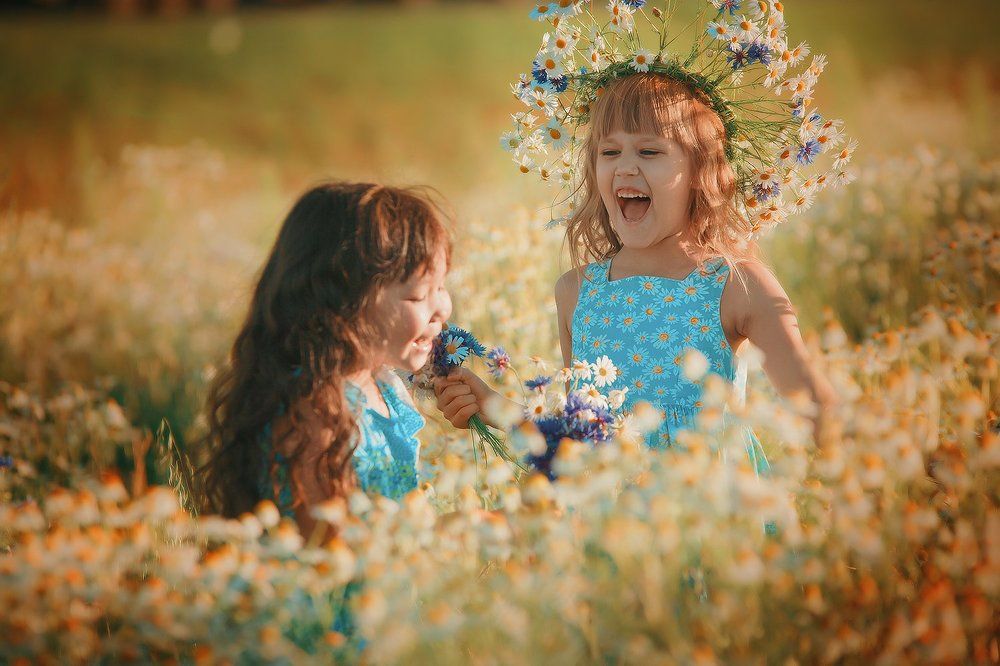 Подружки-хохотушки