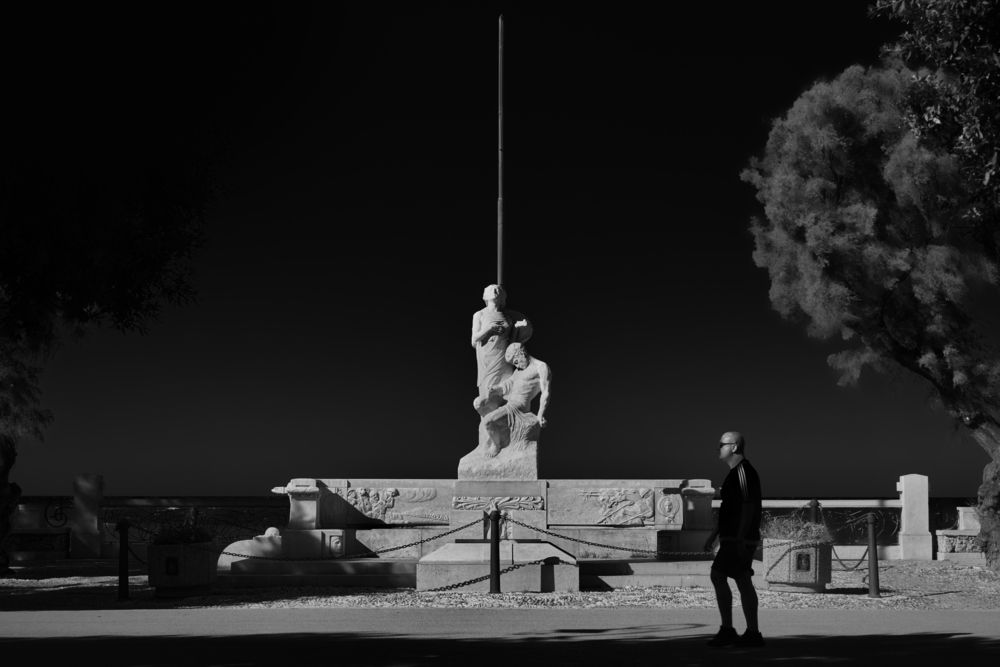 Silent Encounter with the Monument