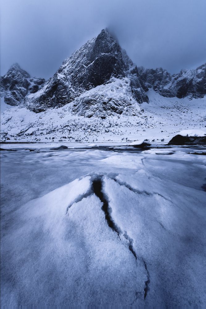 Ice crack