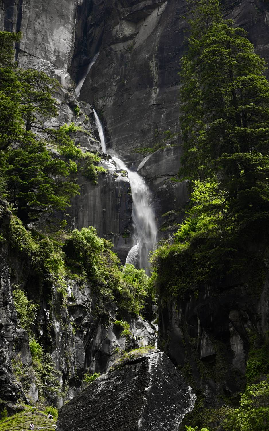 Landscape into portrait mode Jogini waterfalls