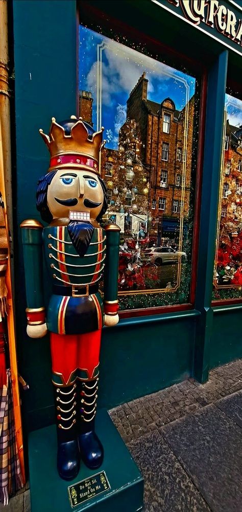 The Royal Mile Guardian