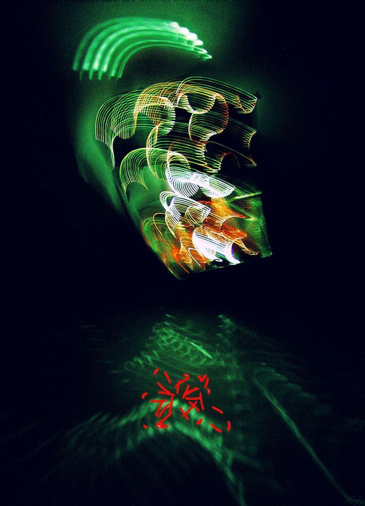 Nikola Tesla as ET & UFO - Lumino mobile