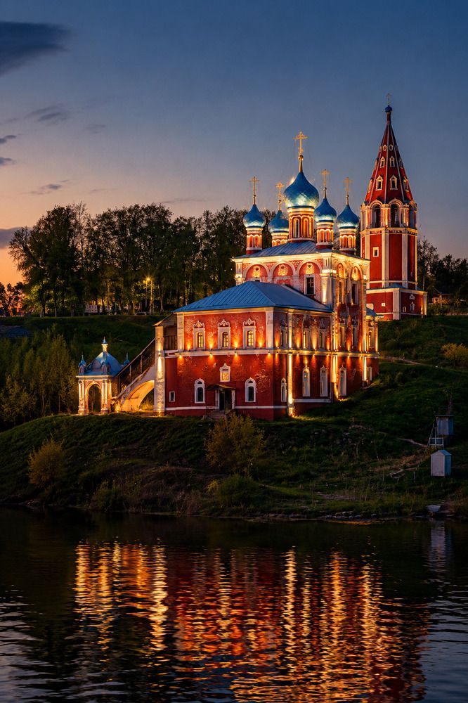 Храм на берегу Волги
