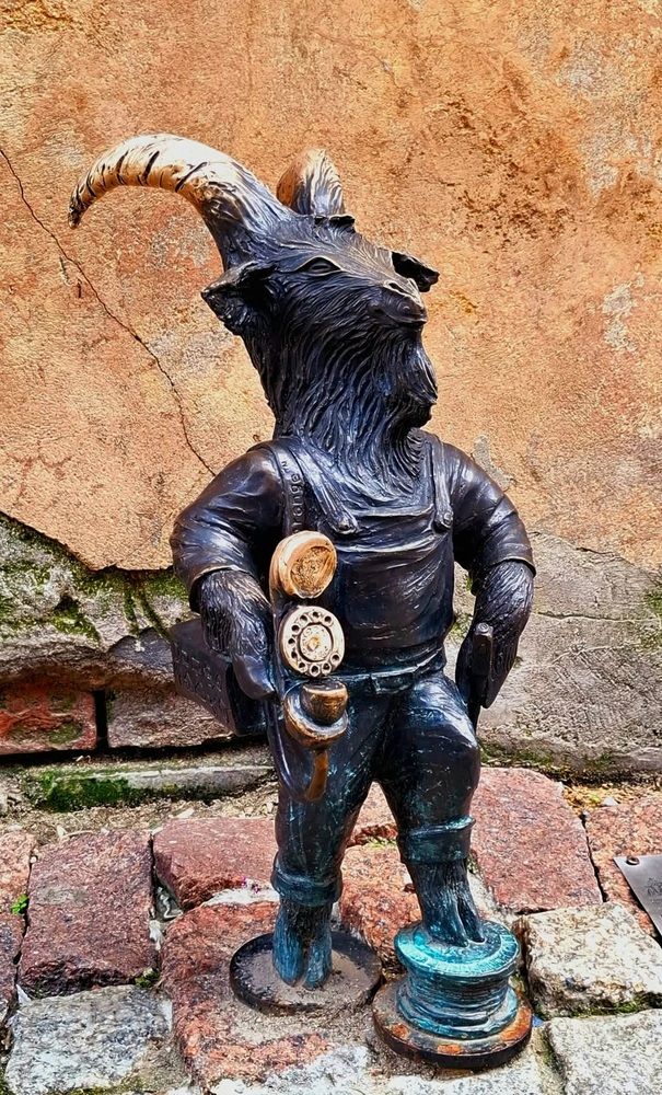 The Fiber Optic Messenger