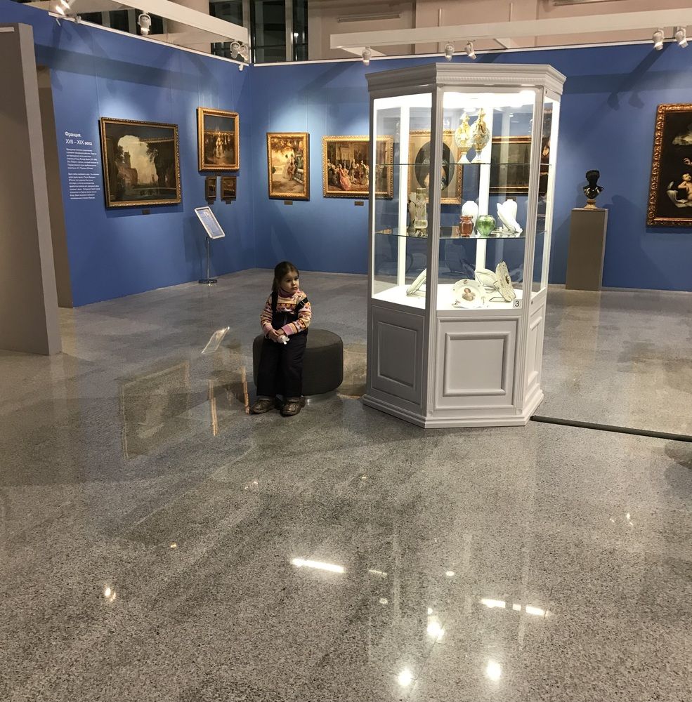 одинокий уставший зритель