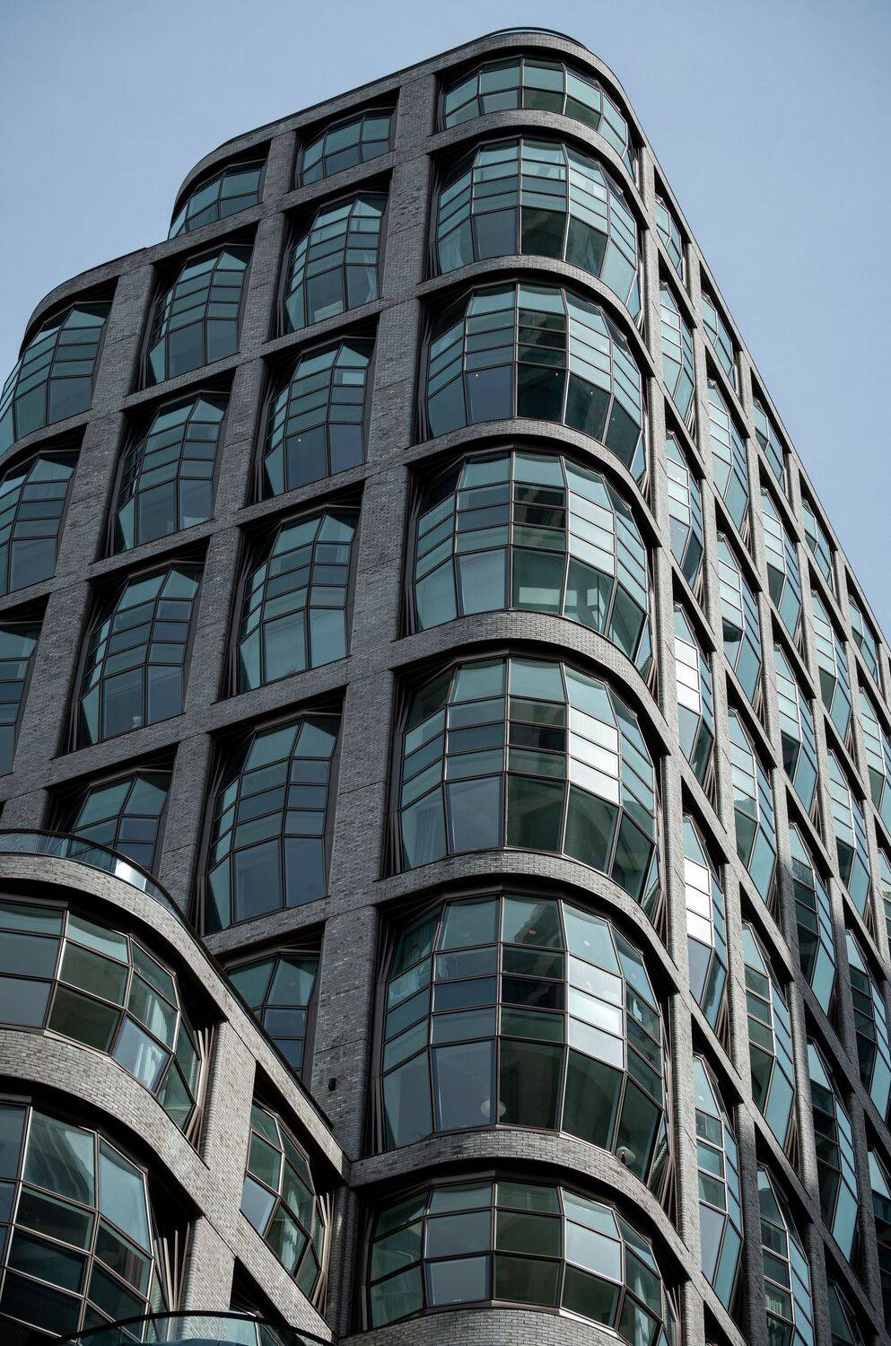 Curved Facade — New York