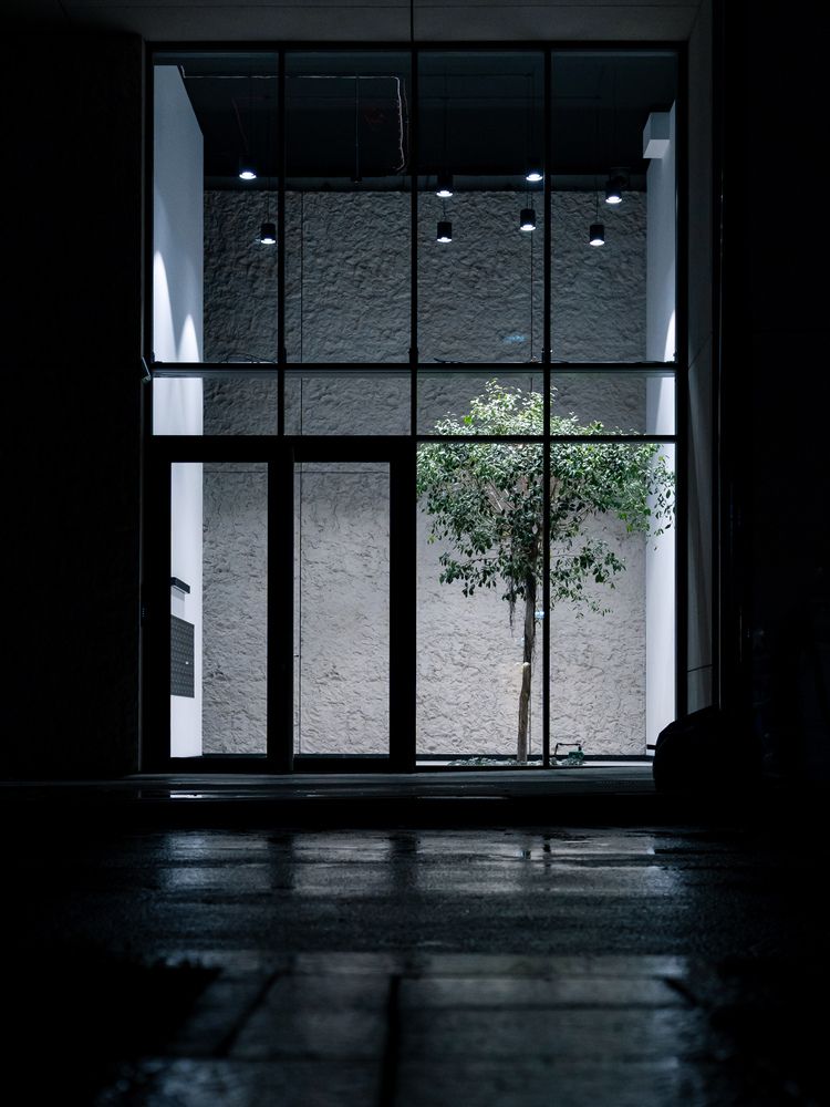 Photograph by Anton Leonchikov