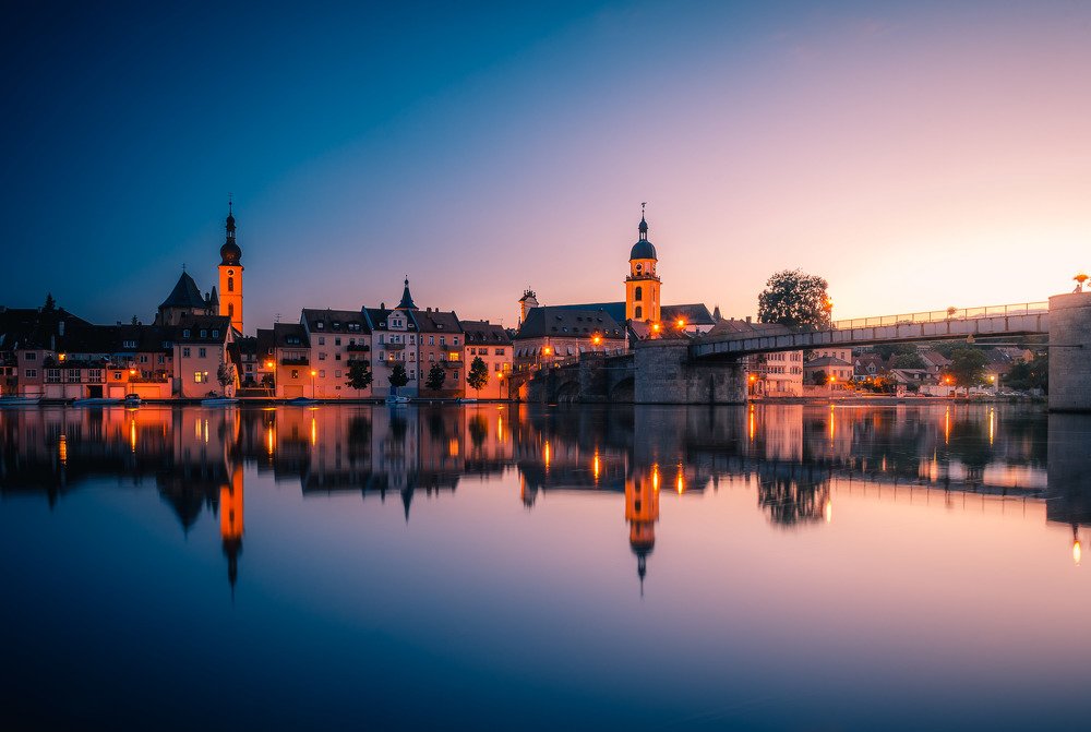 Закат над старым городом