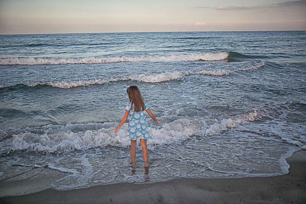 а по морю бегали барашки....