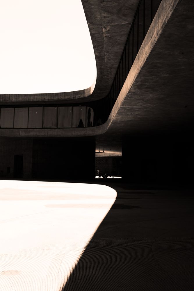 Curved roof