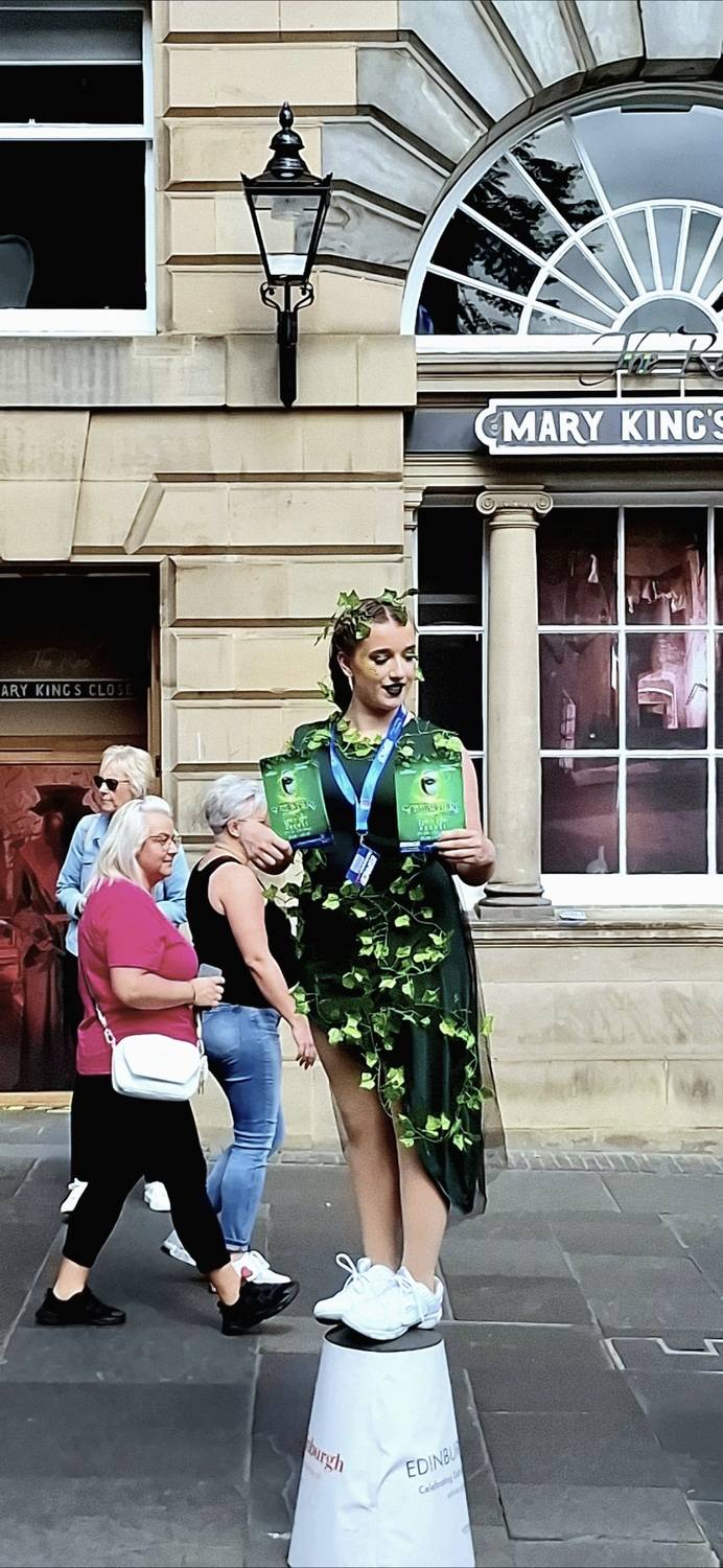 The Green Contrast