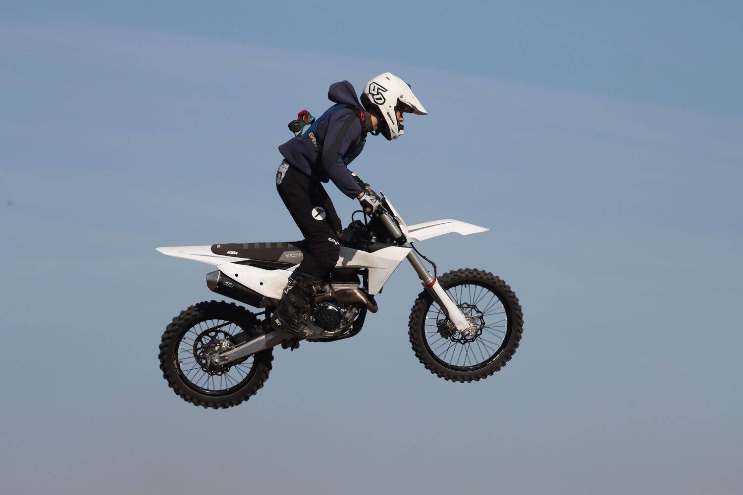 Photo #13707369