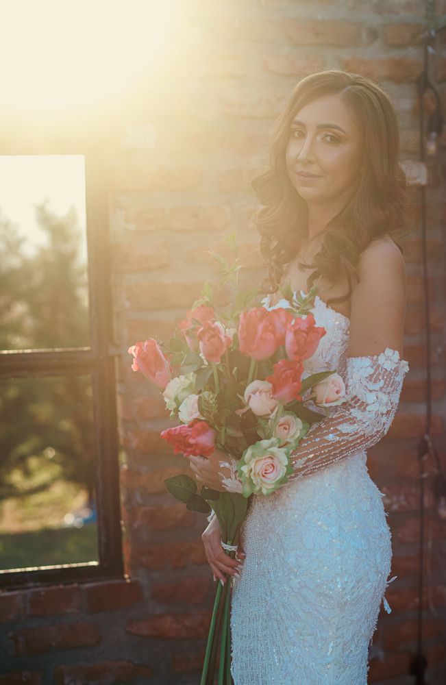 Portret bridal cu buchet