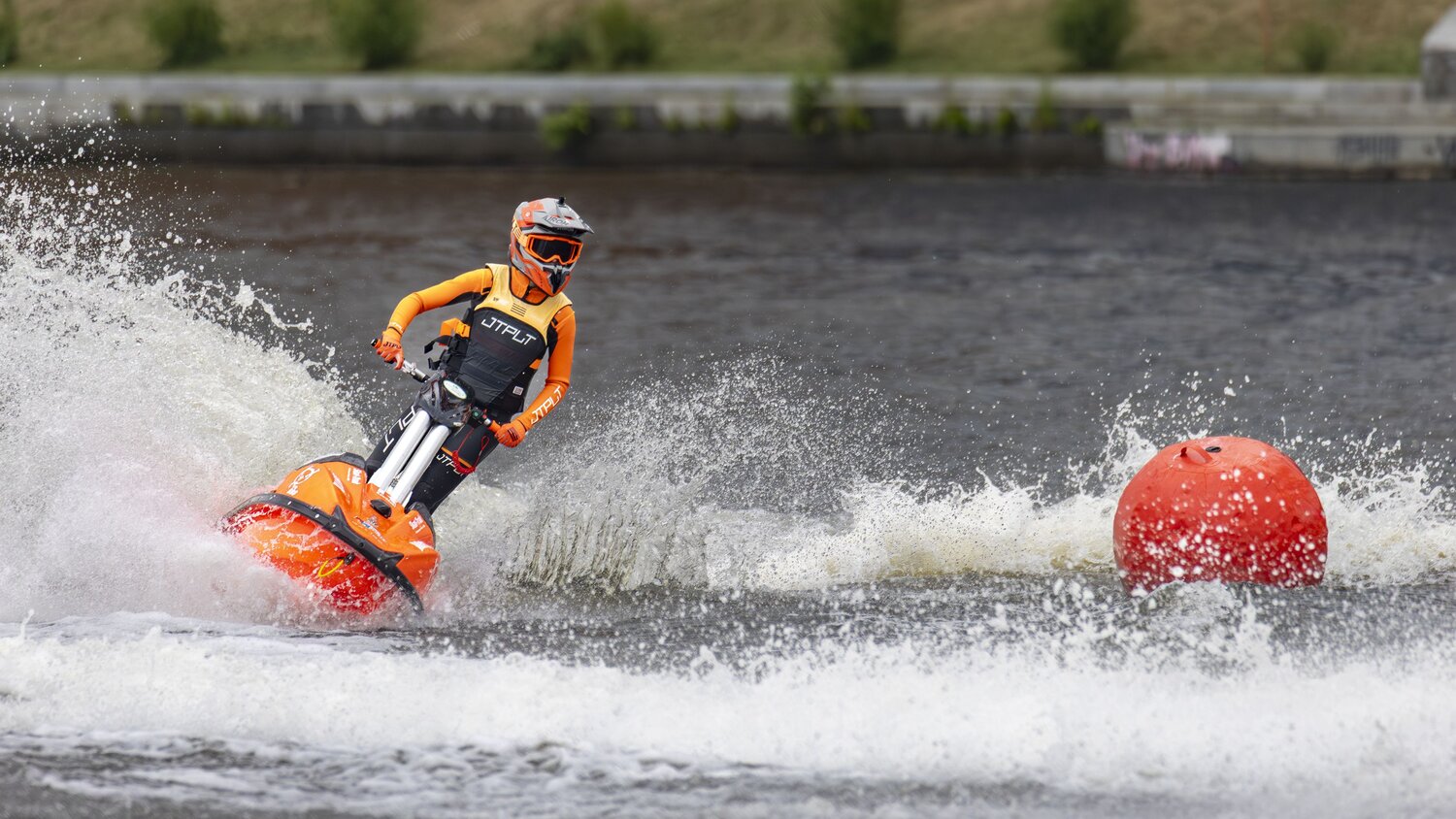 Photo #13735877
