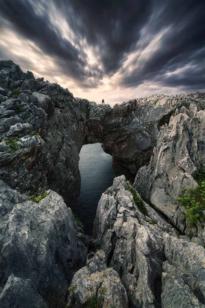 Photograph by Oscar Lata