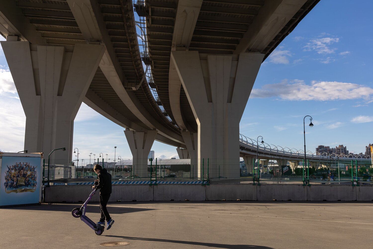 Photo #13740256