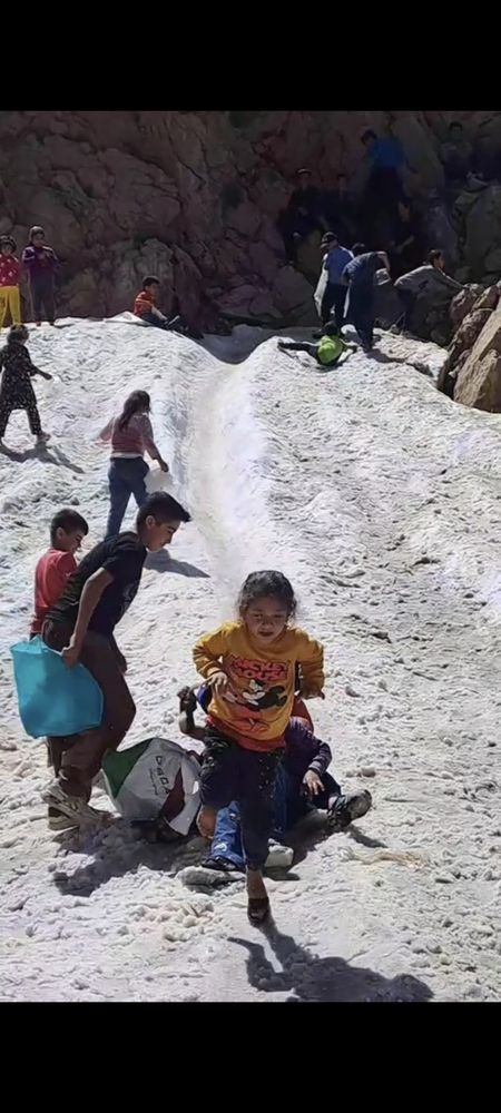 Game of children on mountain