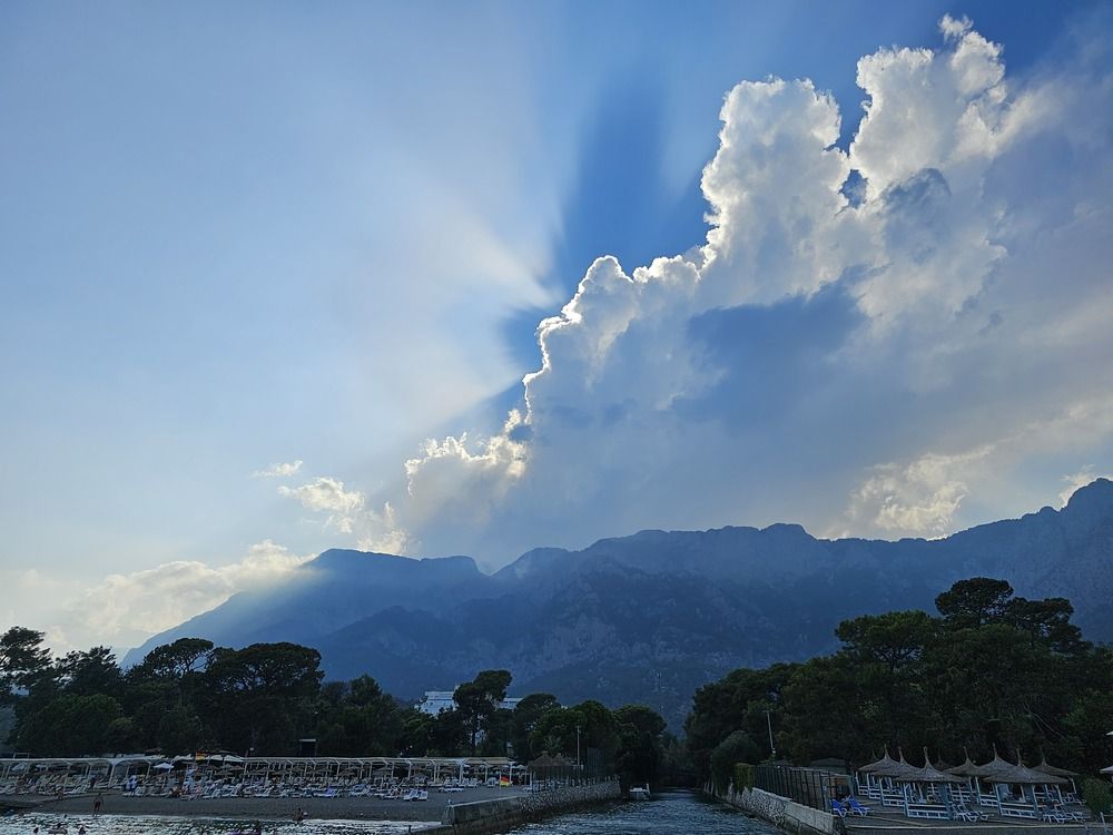 A kiss from the clouds before a storm