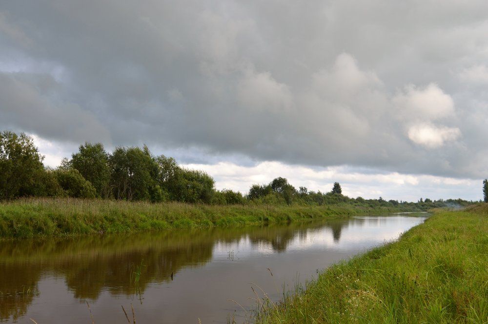 Затишье над рекой.