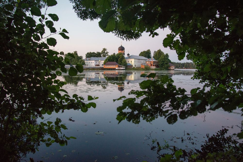 Монастырь на острове