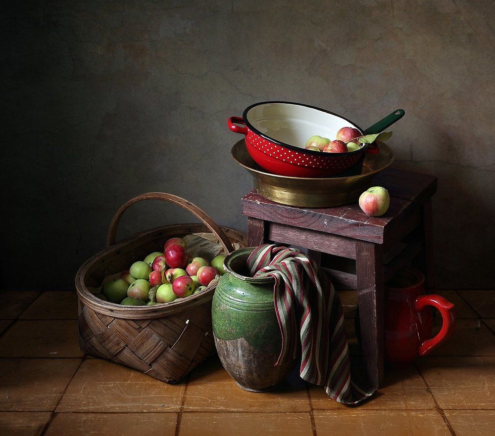 На полу кухни