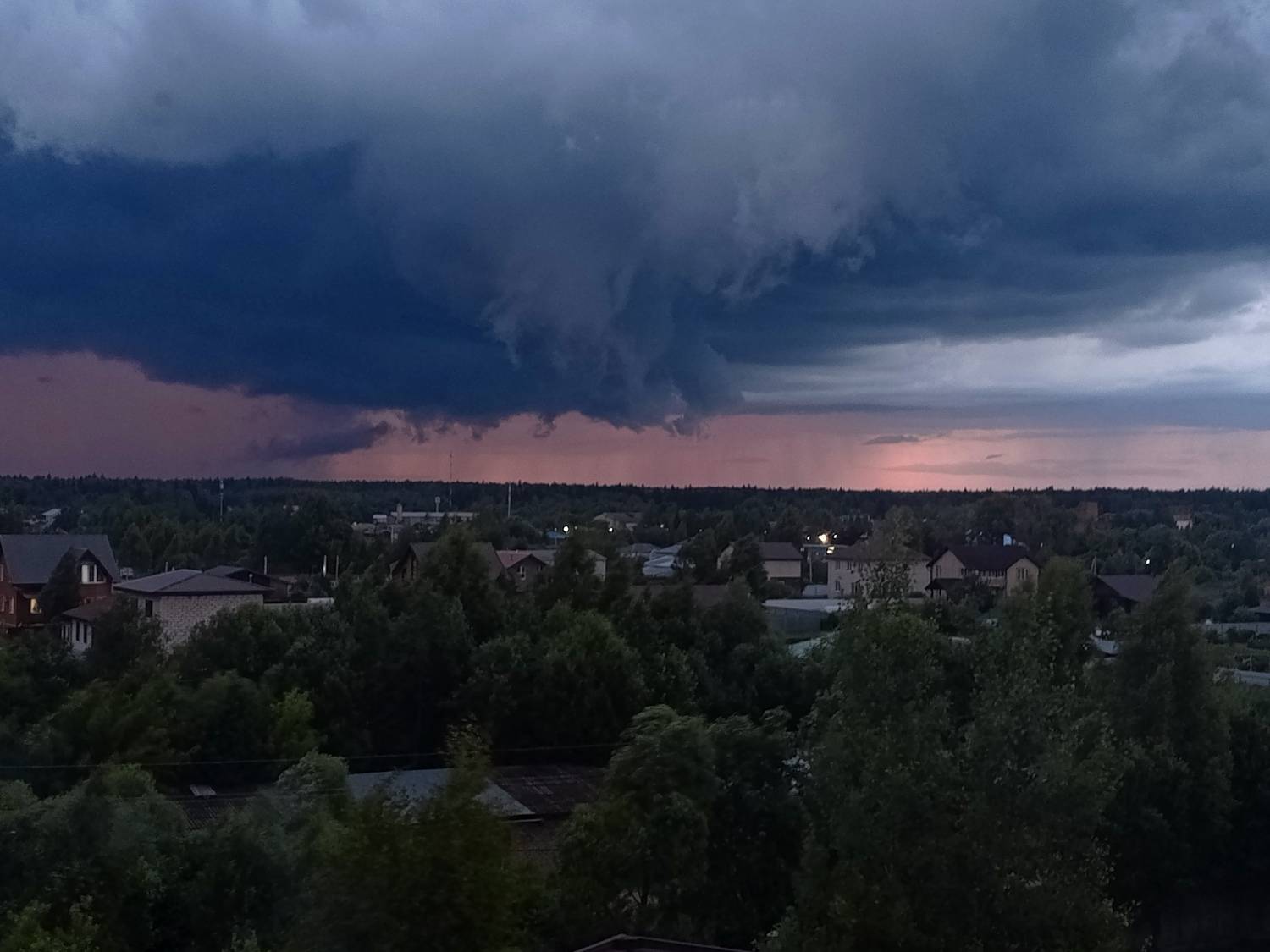 Под свинцовым куполом