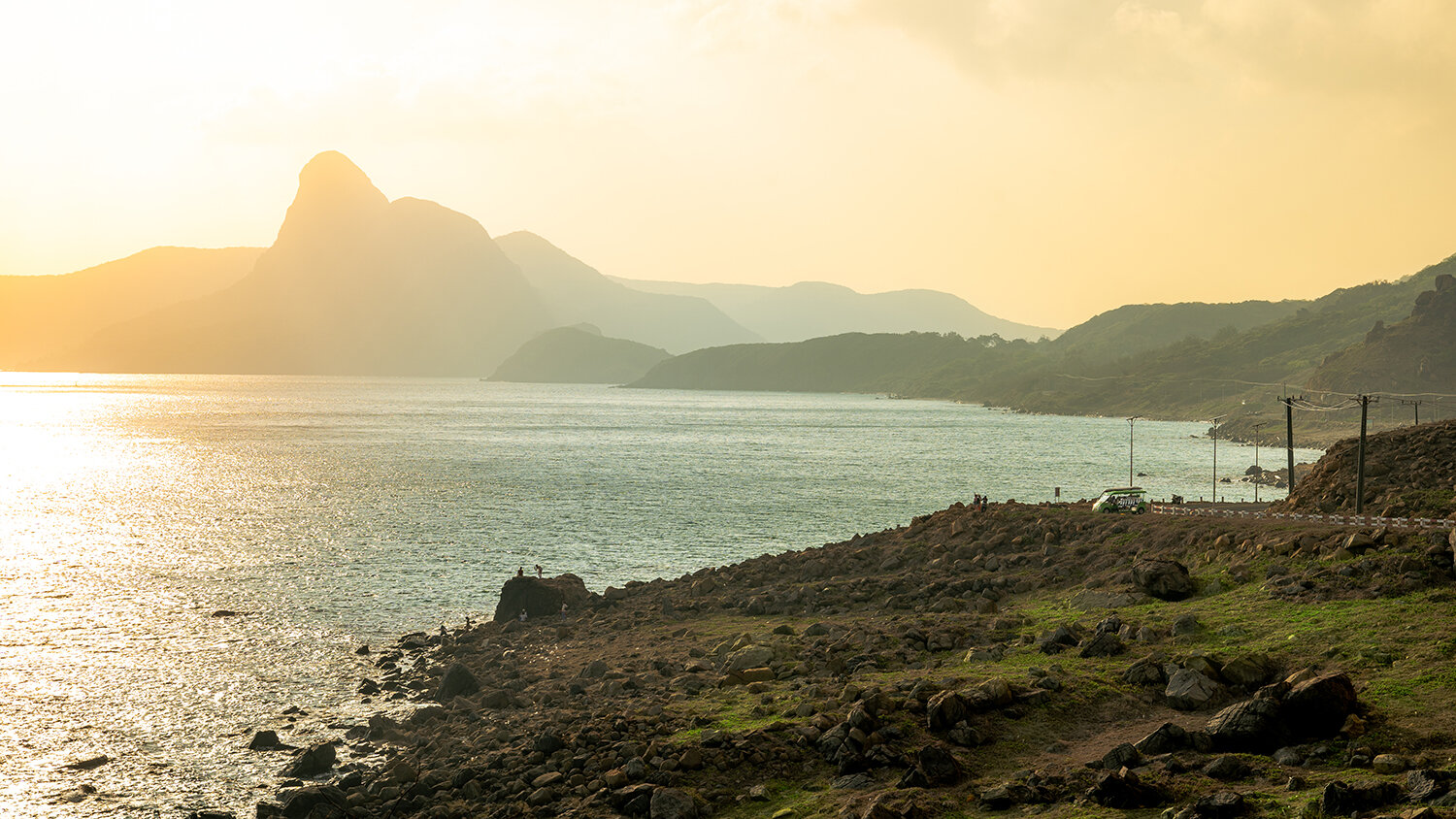 Con Son island in the dawn