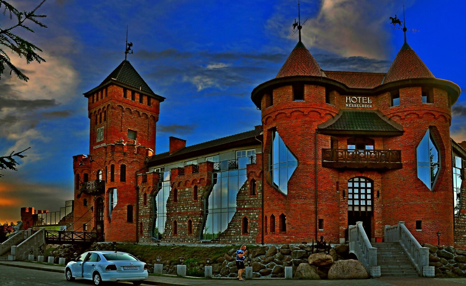 Замок.