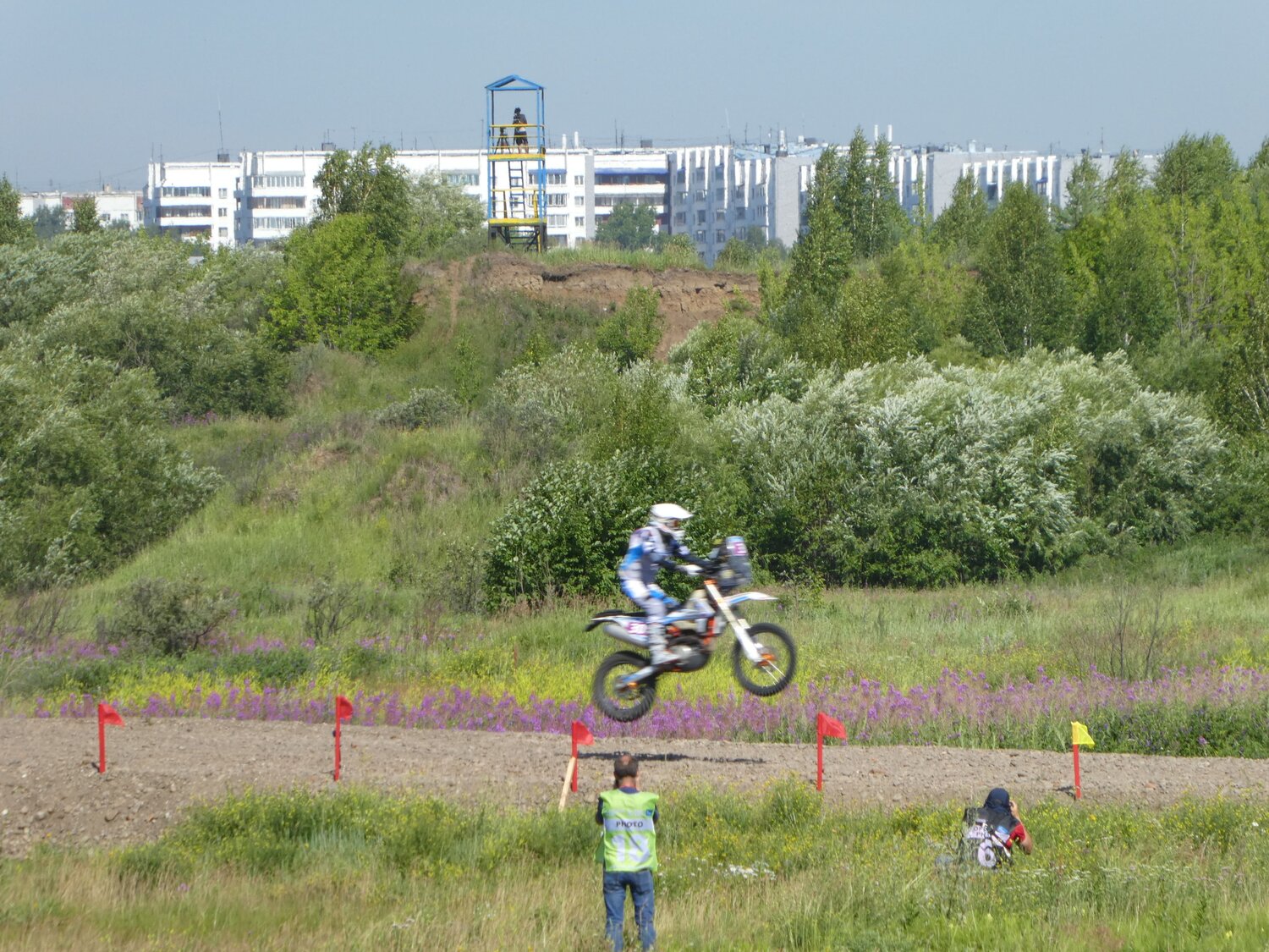 Photo #13773937