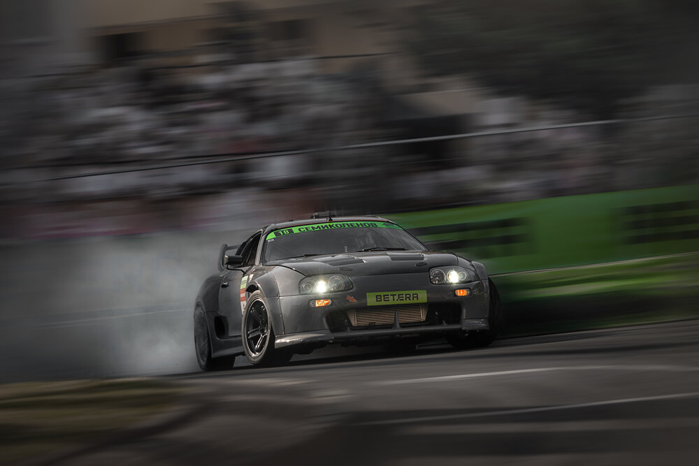 CUTTING THE AIR