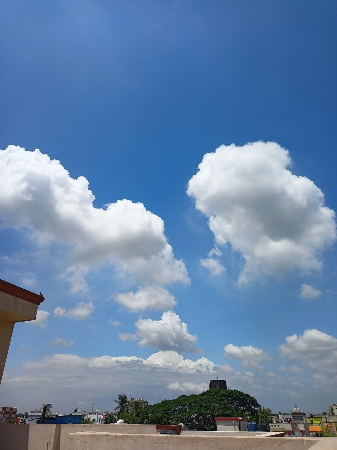 The flowing clouds