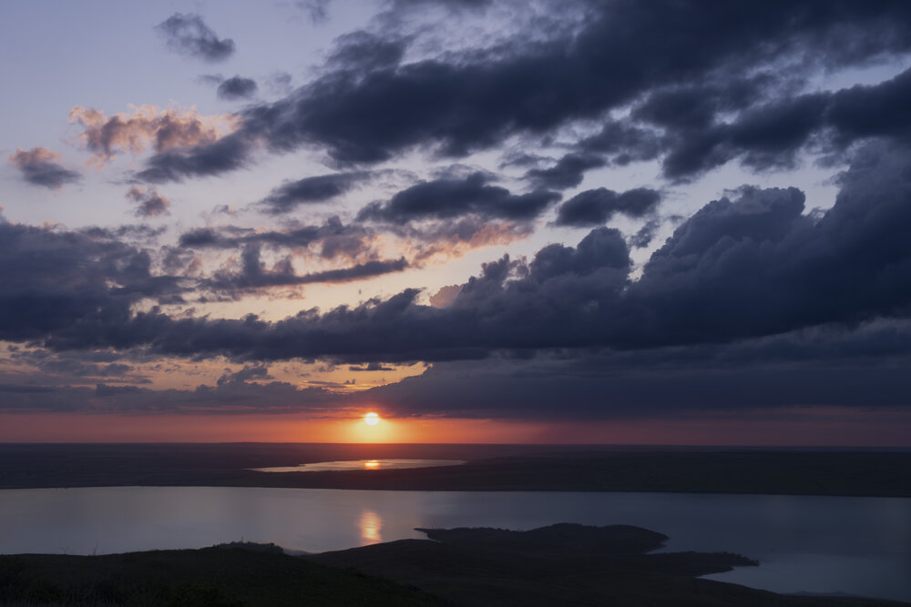 Закат на Сенгилеевском водохранилище