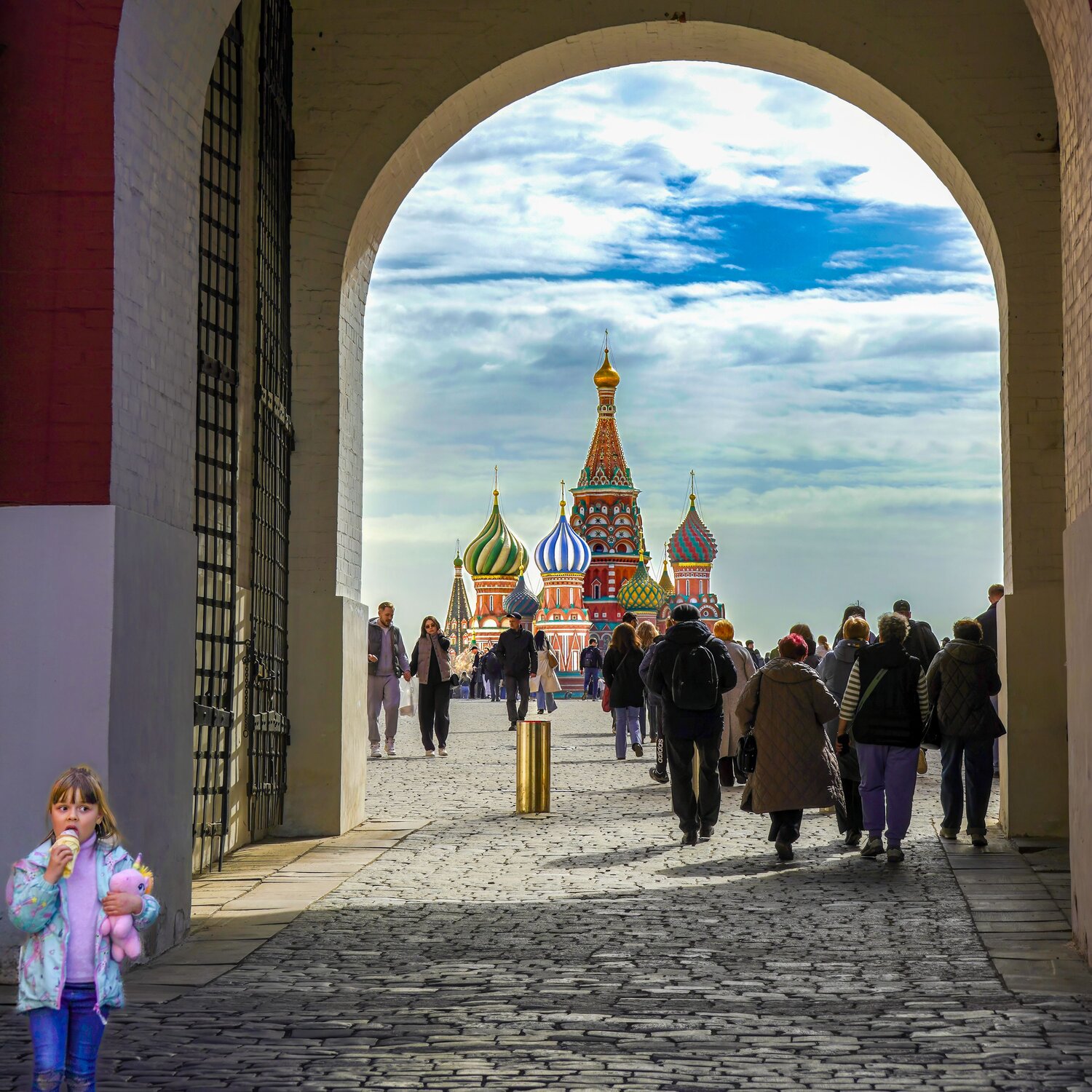 St Basil\\\\\\\'s Cathedral Framed by Archway