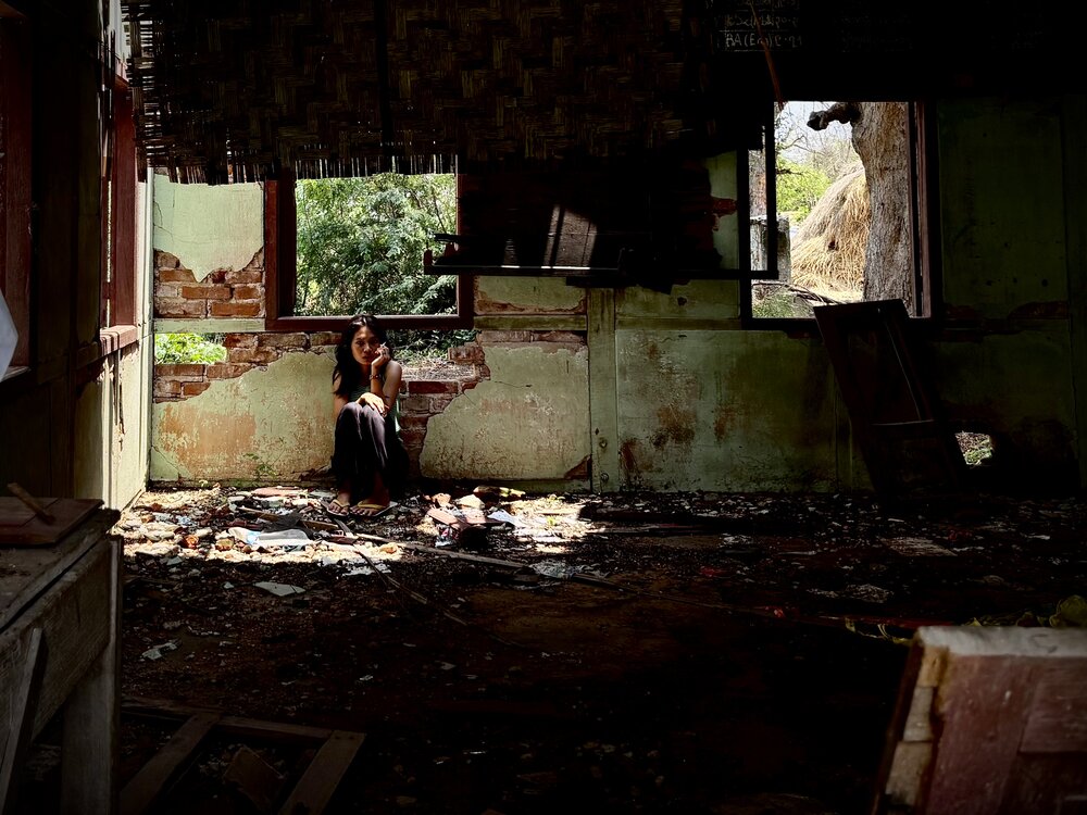 Silent Smoke in the ruins of Anyar
