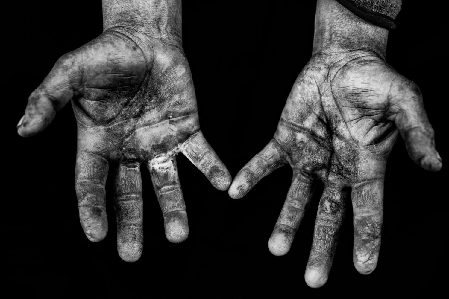 MANOS INVISIBLES