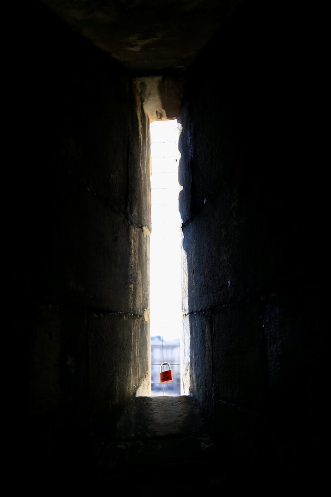 Whisper in the Aperture