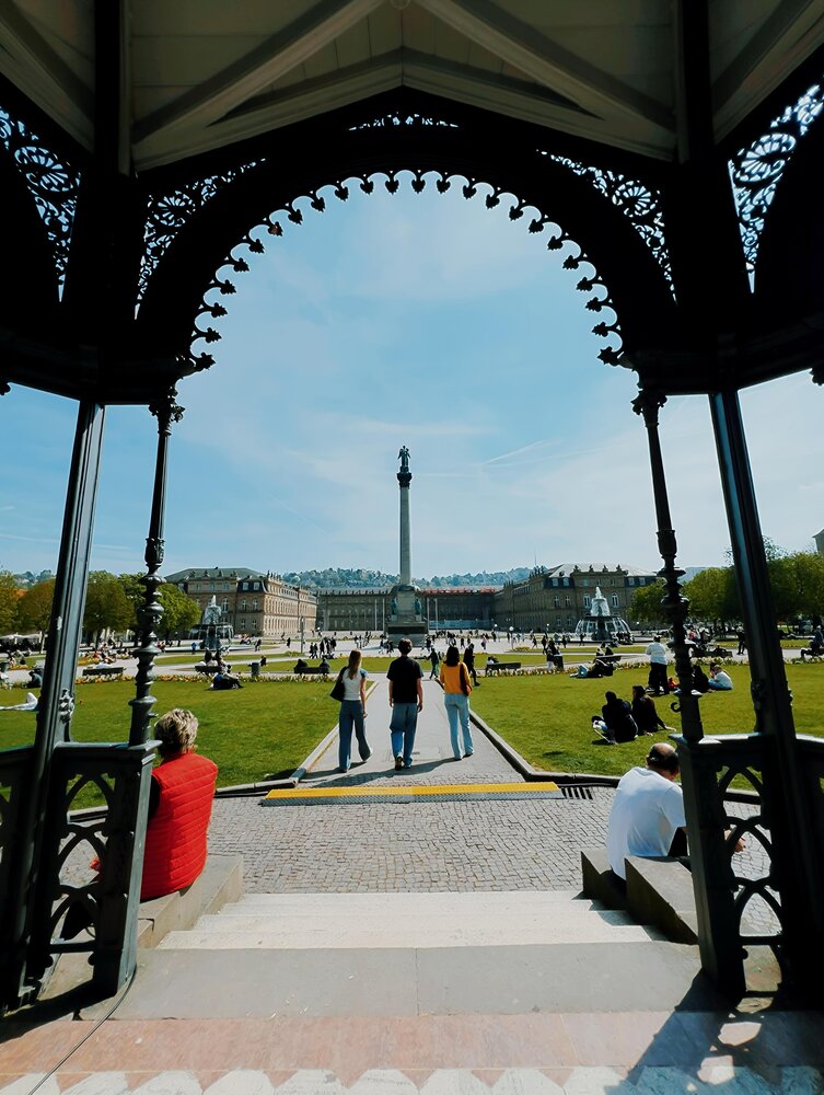 Gateway to the Plaza