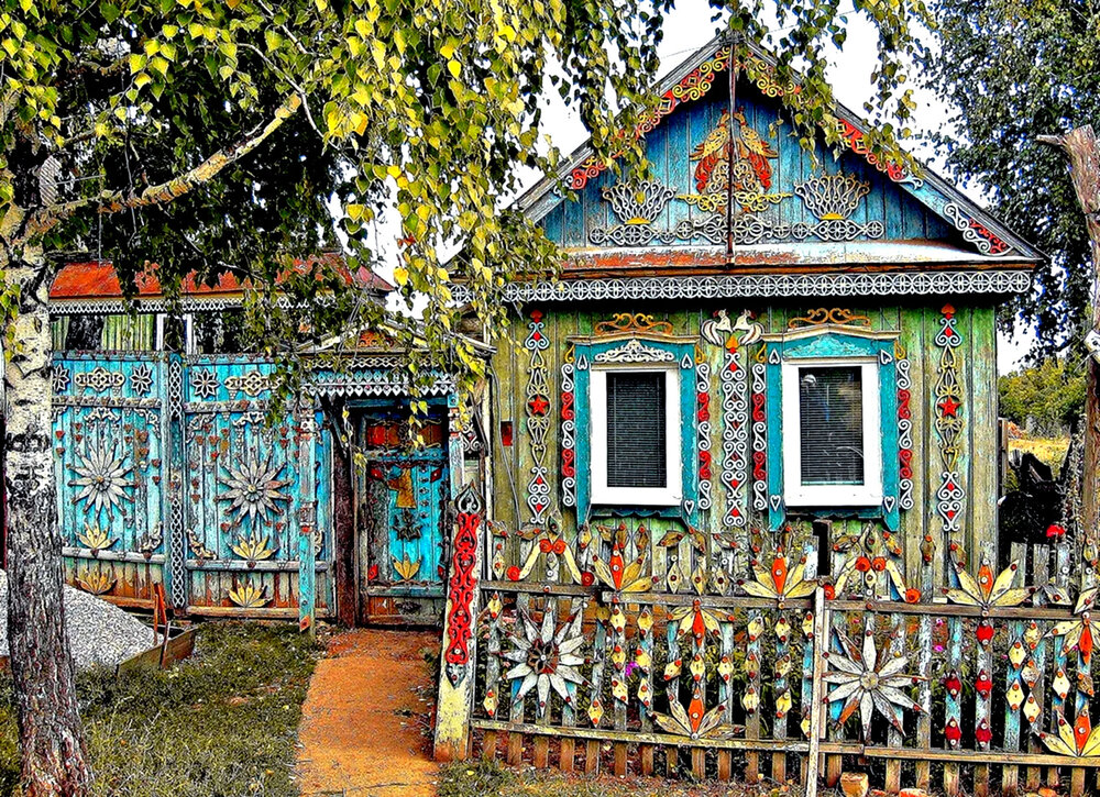 Расписной сельский домик