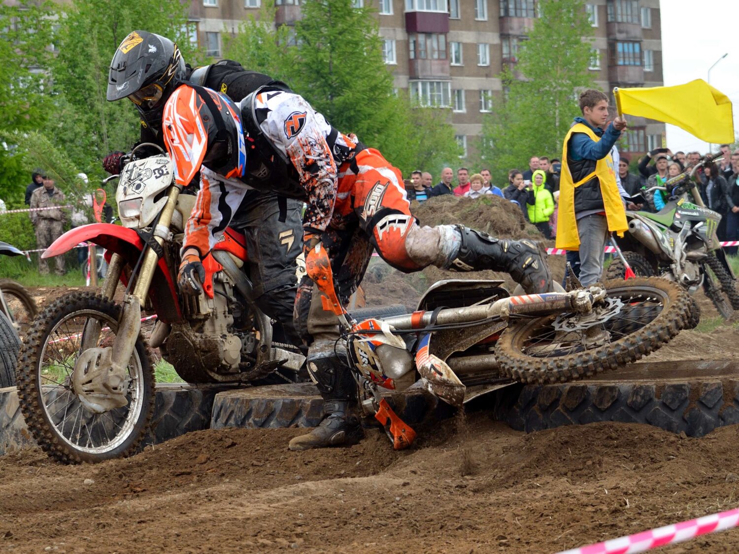 Photo #13835445