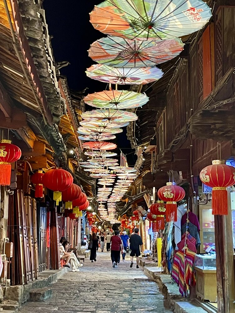 Night under the Paper Umbrellas