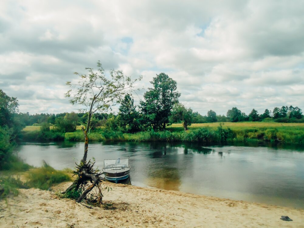Одинокий катер